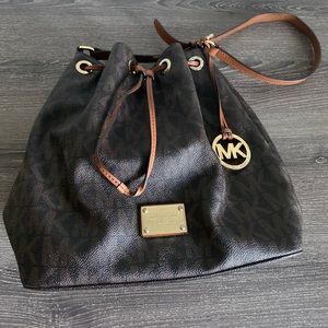 SOLD Michael Korrs shoulder bag